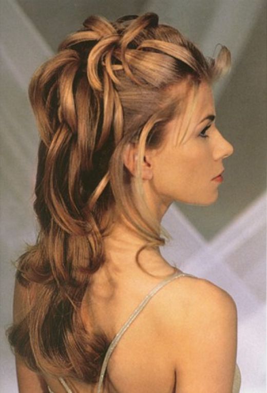 http://mybridehairs.com/wp-content/uploads/2012/02/half-up-half-down-wedding-hairstyles-5.jpg