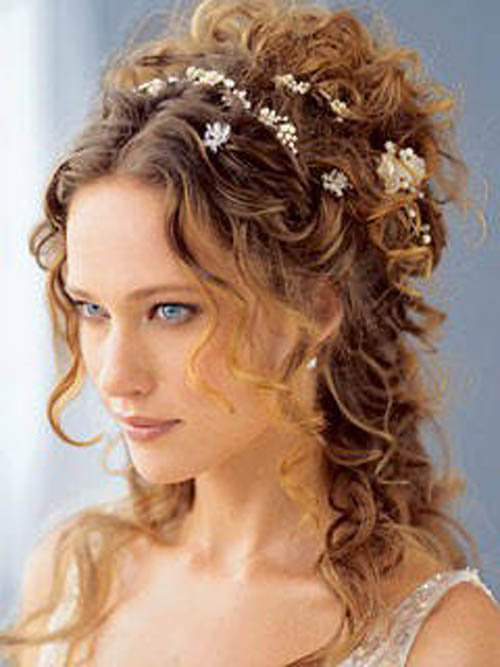 Why wedding hairstyles for long curly hair are in vogue ...